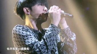 华晨宇杂志花絮图片,光影交错，魅力四溢